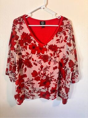 bobeau Red Floral V-Neck Tunic Top